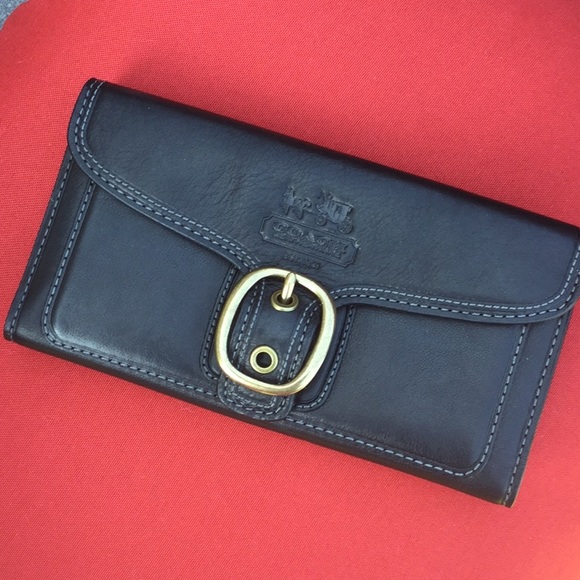 Coach Handbags - NWT Coach Black Leather Checkbook Wallet